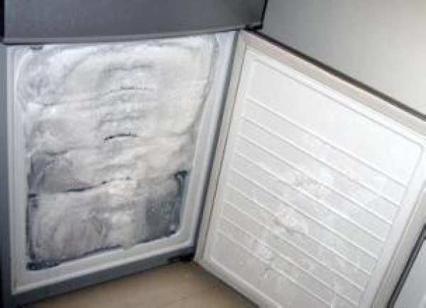 冰箱冷藏室结冰了怎么办，冰箱冷藏室结冰怎么除冰